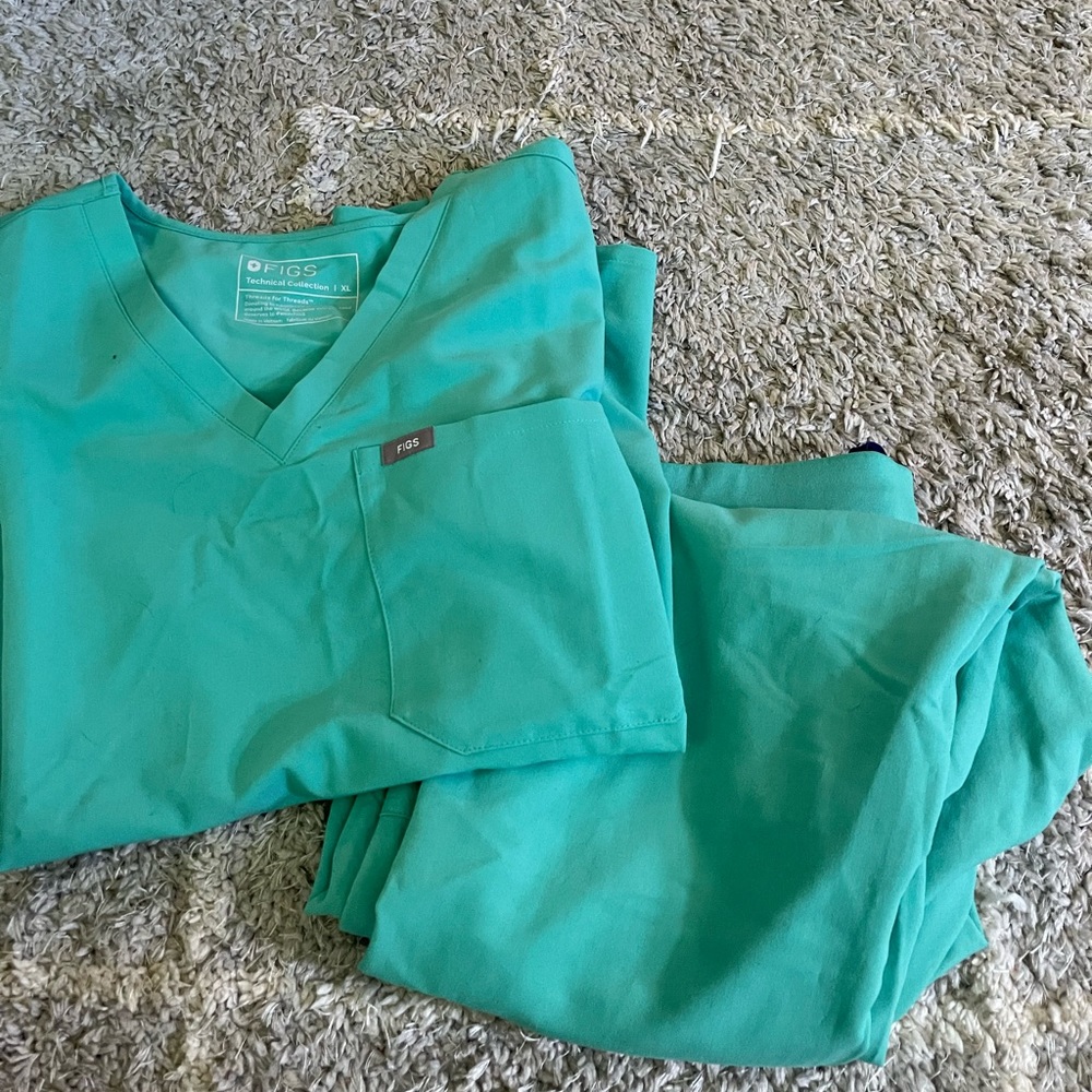 Figs scrubs